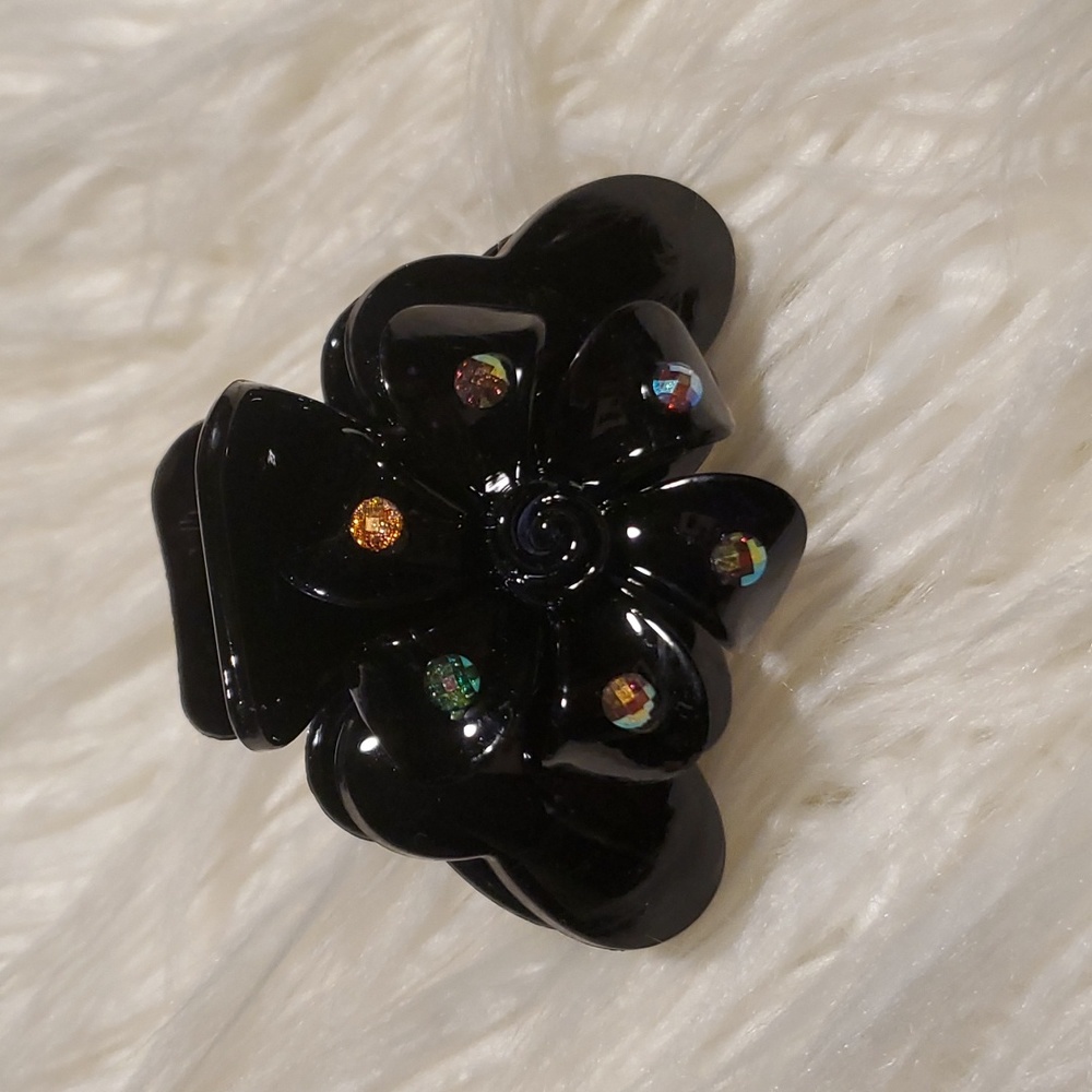 Tiff 'N Tam hair clip
